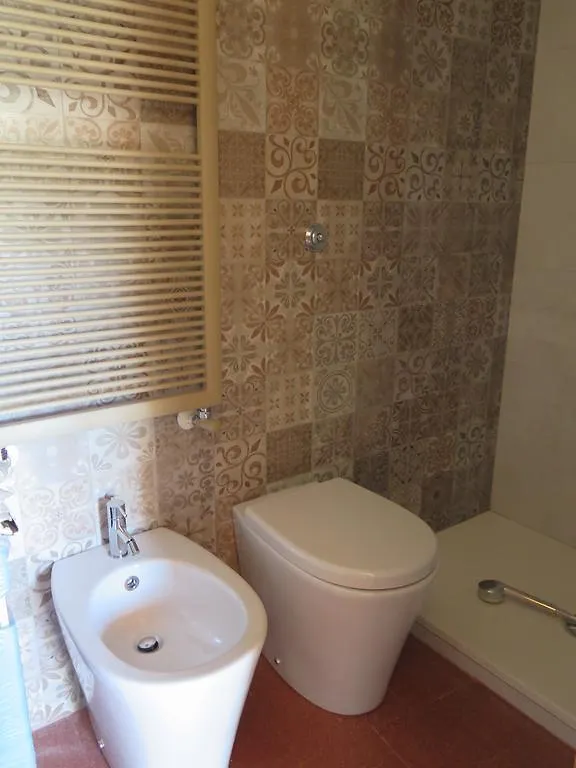 Porta Baciamano Hotel Geraci Siculo Italy